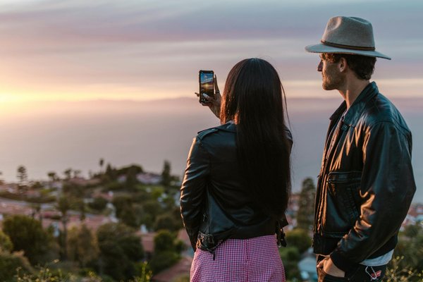 How can you enjoy a sustainable holiday in the UK?